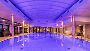 zwembad Van der Valk Hotel Tiel